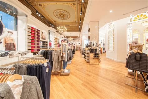 uniqlo paseo de gracia
